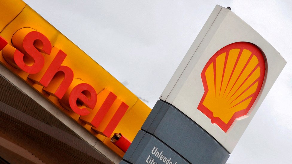 Logo de la Shell en una estación de gasolina.