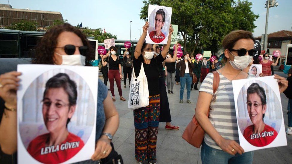 Leyla Güven cezaevindeyken HDP'den Hakkari milletvekili seçilmişti