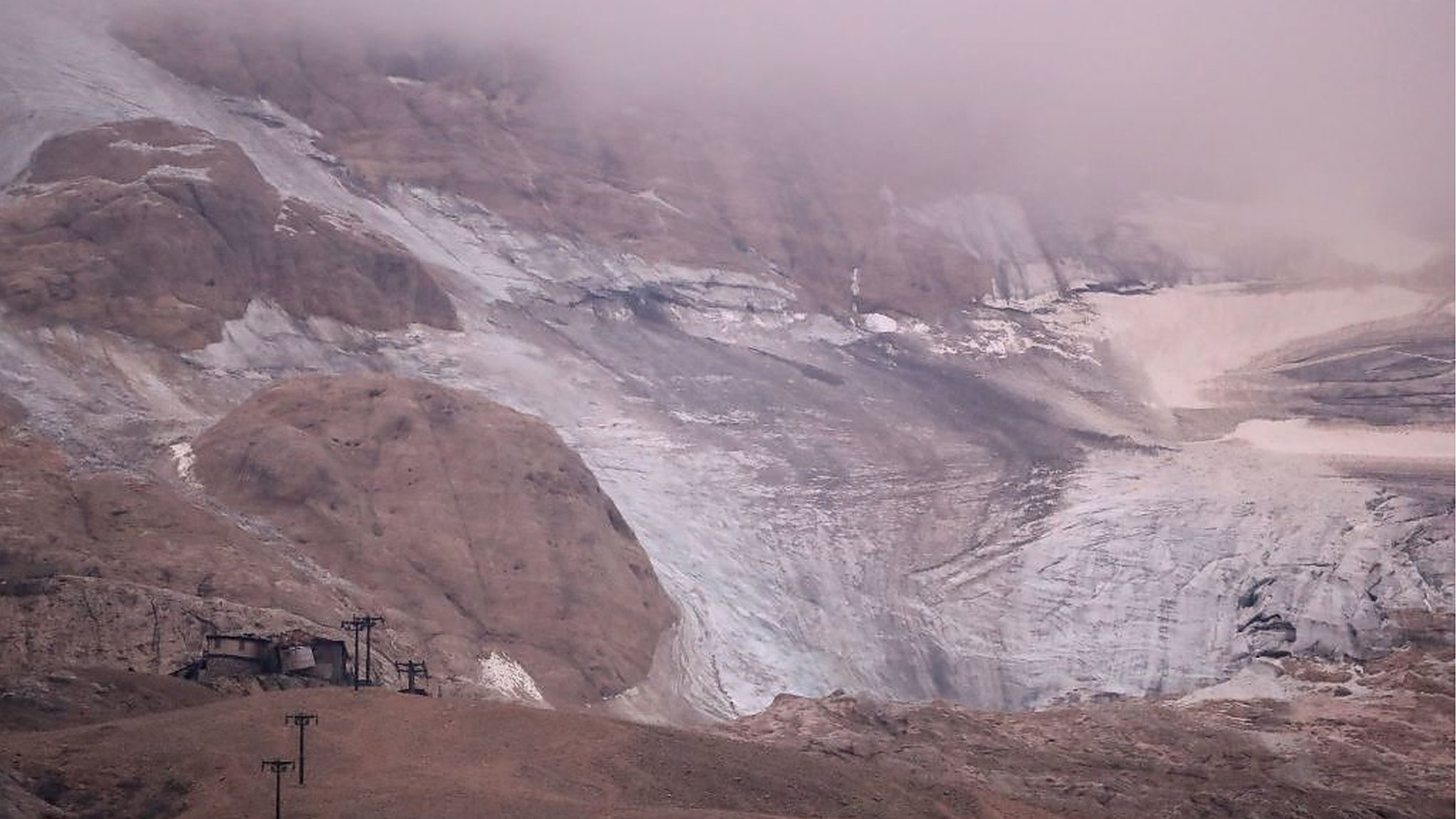 Video captures moment glacier collapses in Italian alps