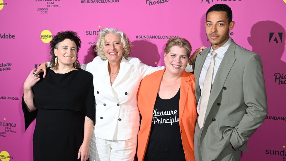 La directora Sophie Hyde, Emma Thompson, la guionista Katy Brand y Daryl McCormack en la premiere de la película en el Festival de Sundance.