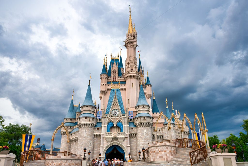 Castelo da Cinderela, em parque temático Magic Kindgom, da Disney