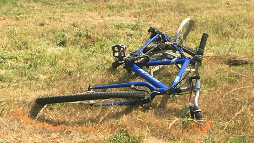 Bicicleta destruida por accidente.