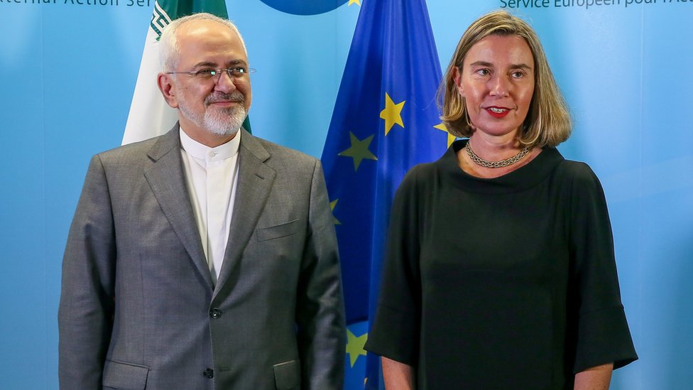 El ministro de Exteriores de Irán, Mohammad Javad Zarif, se reúne con la jefa de Política Exterior de la UE, Federica Mogherini