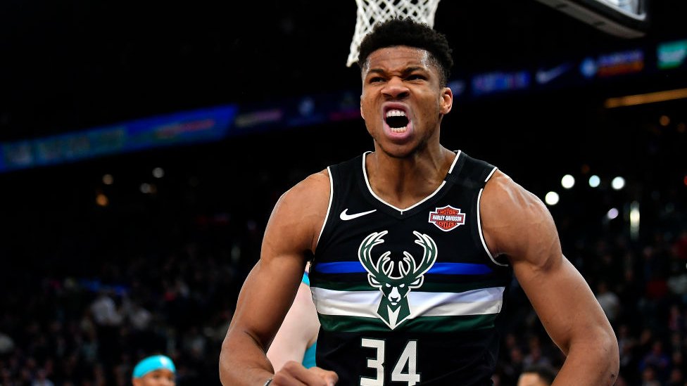 Giannis 2018-2019 ve 2019-2020 sezonlarında üst üste iki kez NBA'in en değerli oyuncusu seçildi.