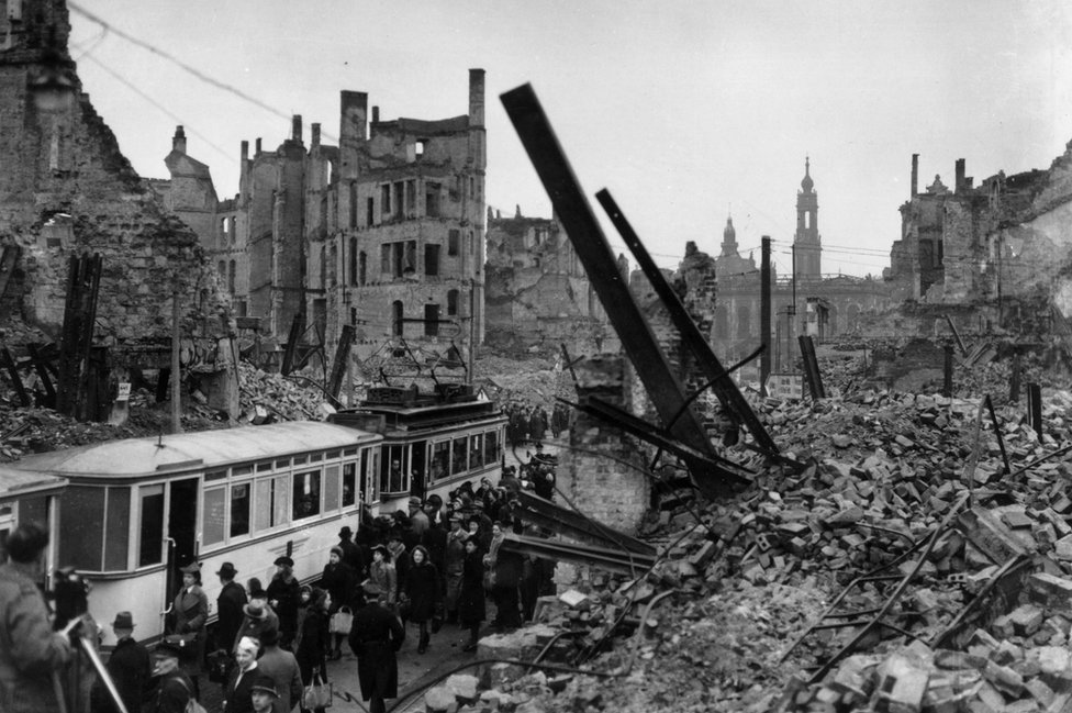 Dresden Ww2 Bomb Defused After Tense Days c News