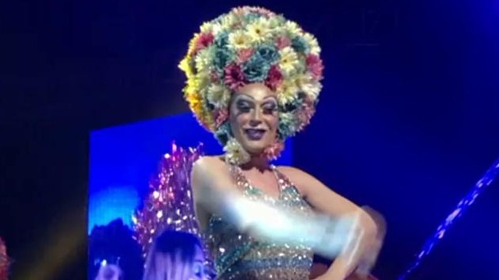 Coronavirus: Israeli drag queens take show online under lockdown