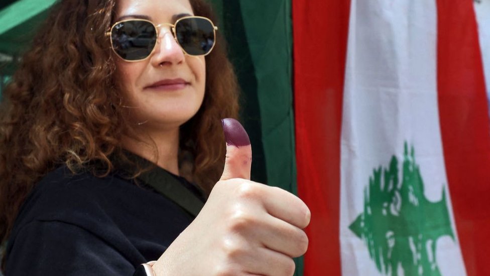 Riyadh'da oy veren bir Lübnanlı, 6 Mayıs 2022.