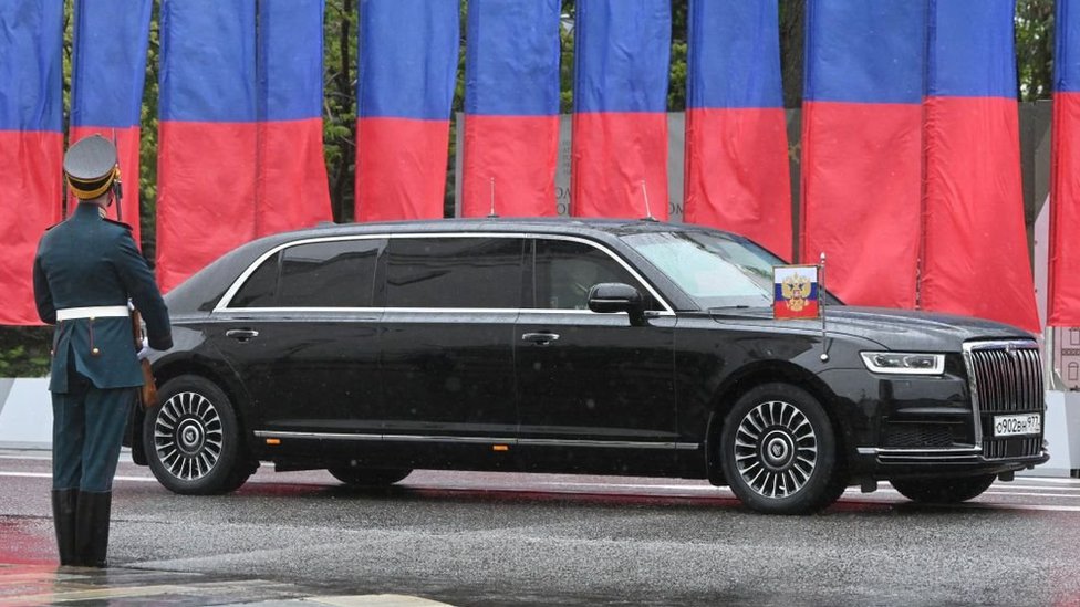 Putin je limuzinom Aurus Senat stigao na njegovu inauguraciju u Kremlju u Moskvi u maju