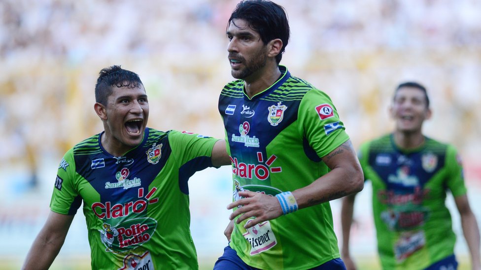 Muchos se burlaron cuando llegó al Santa Tecla en El Salvador, pero con sus goles ayudó al equipo a conquistar el título en 2016. Sebastián Abreu