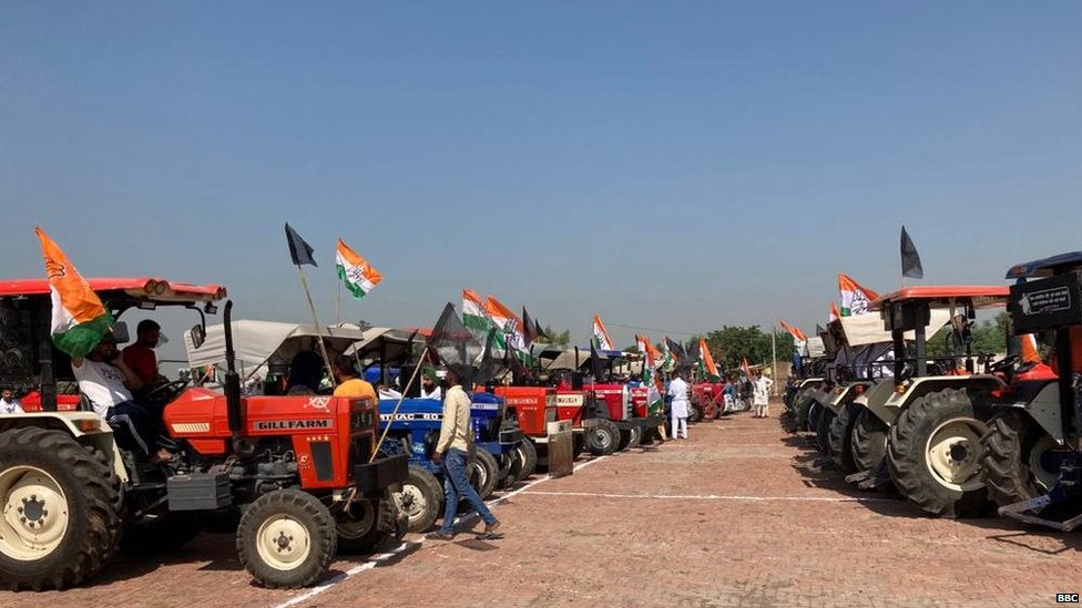 ਕਾਂਗਰਸ ਦੀ ਟਰੈਕਟਰ ਰੈਲੀ ਵਿੱਚ ਕਾਂਗਰਸ ਵੱਲੋਂ ਵੱਡੀ ਗਿਣਤੀ ਵਿੱਚ ਕਿਸਾਨਾਂ ਦੇ ਸ਼ਮੂਲੀਅਤ ਕਰਨ ਦਾ ਦਾਅਵਾ ਕੀਤਾ ਜਾ ਰਿਹਾ ਹੈ