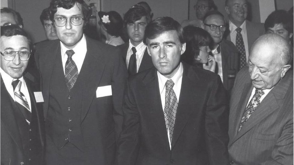 Standing from right to left : Rabbi Marvin Hier, Efraim Zuroff, California Governor Jerry Brown and Simon Wiesenthal