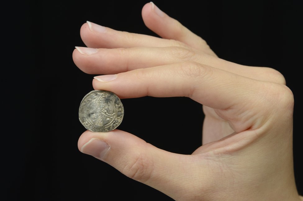 Монета барона Юстаса Фитцджона