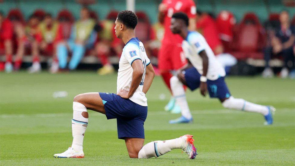 Why do footballers kneel before a match? What 'taking the knee' means in  sport