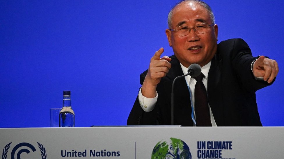 中國氣候特使解振華在格拉斯哥舉行的COP26氣候變化會議上發表中美關於加強2020年代氣候行動宣言的聯合聲明（ 2021年11月10日）