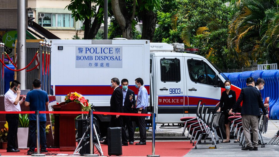 Фургон для обезвреживания бомб на церемонии открытия в Гонконге