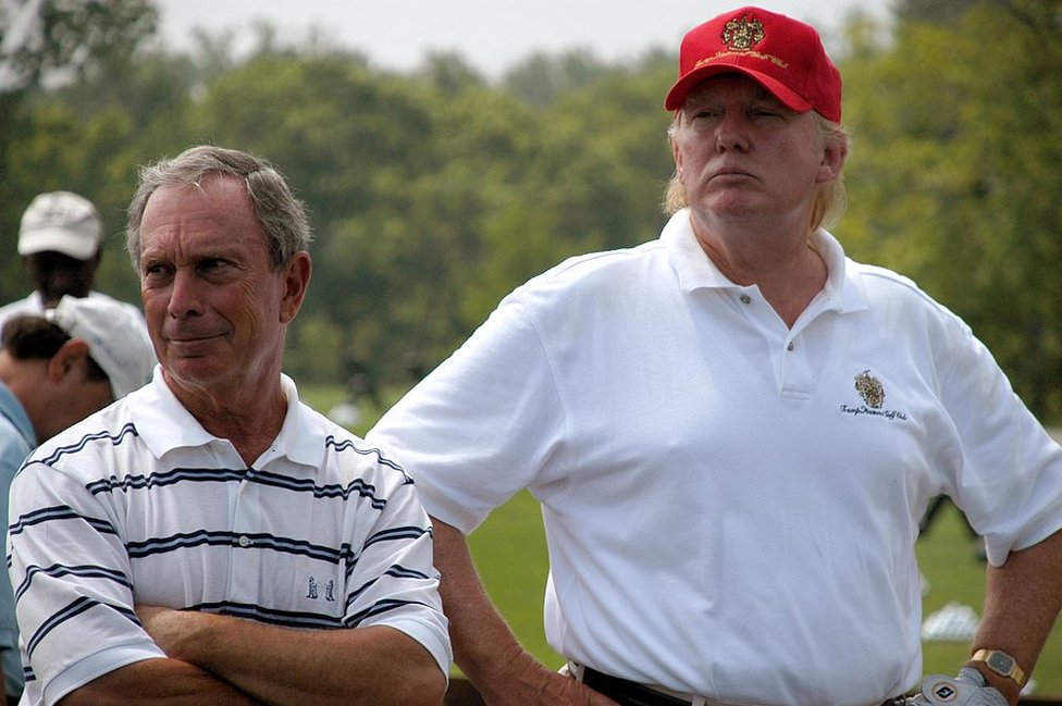 Блумберг и Трамп изобразили игру в гольф вместе в 2007 году