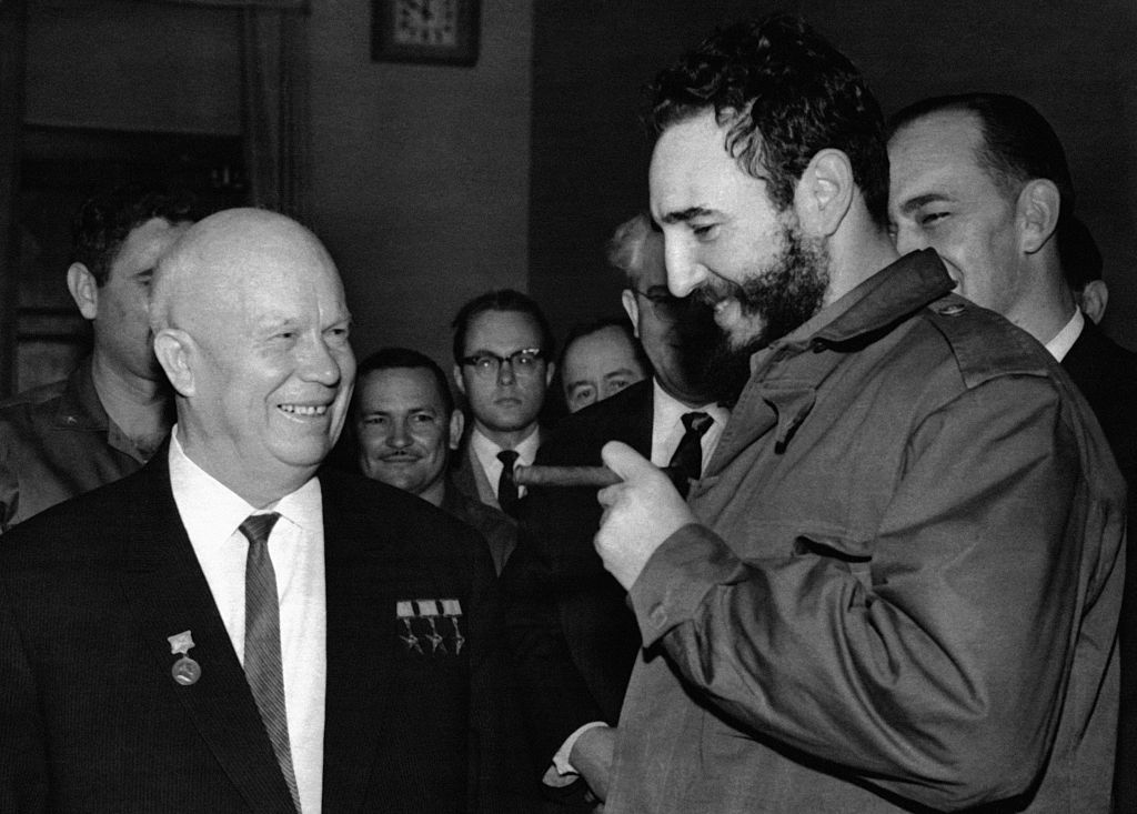 Kruschev y Fidel Castro