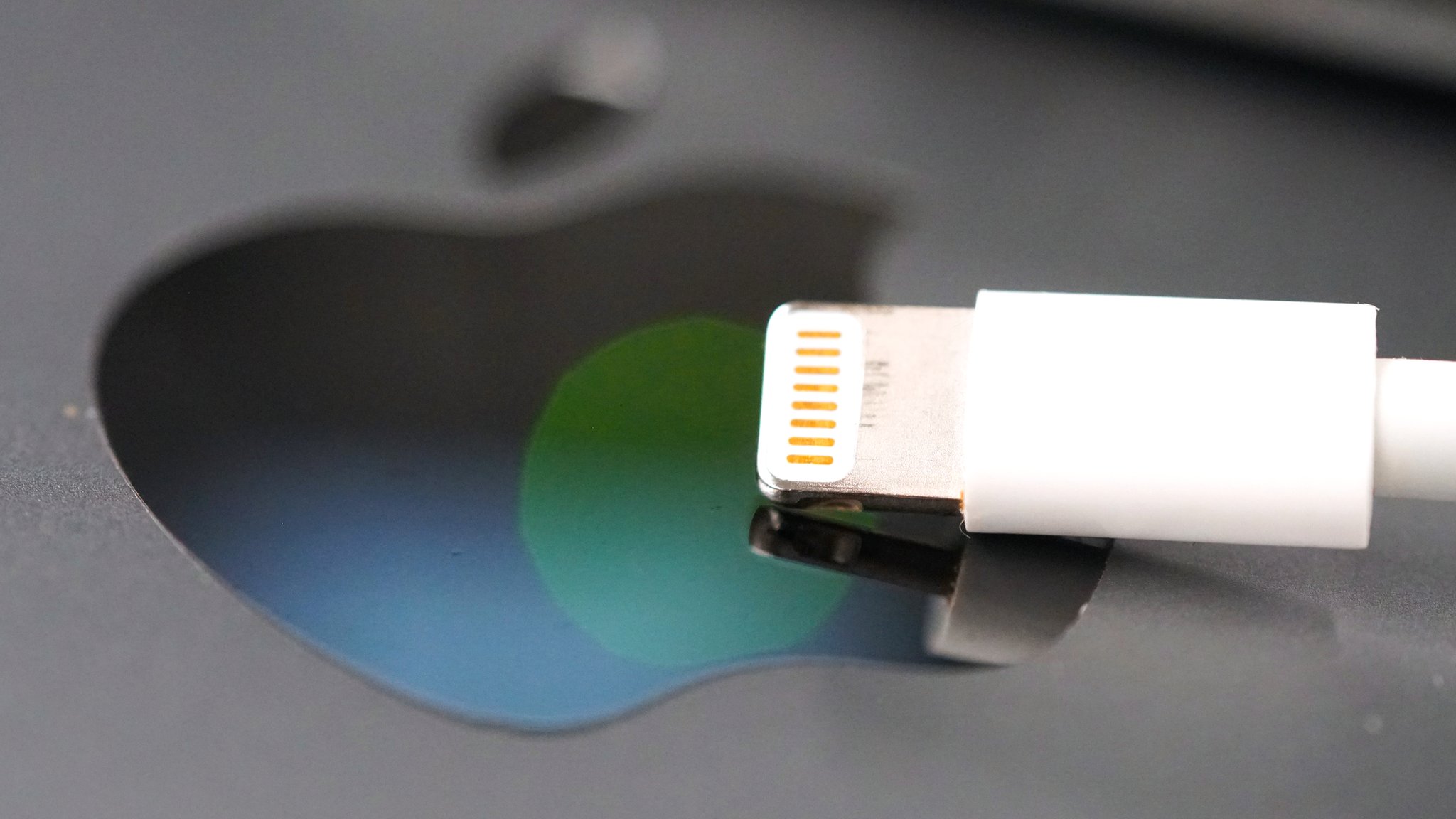 iphone lightning connector