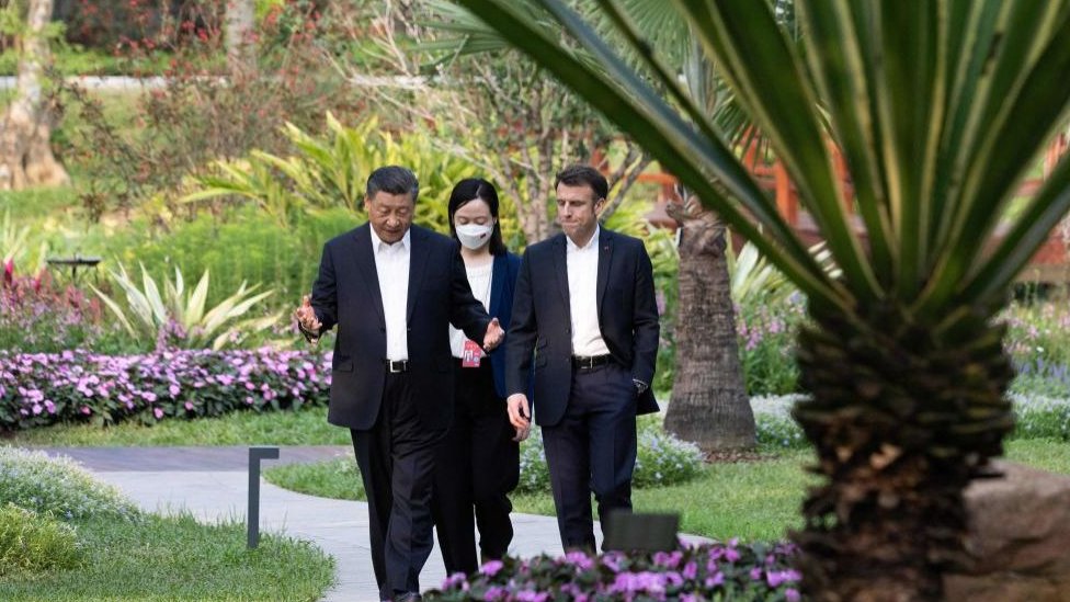 4月7日，中國國家主席習近平和法國總統馬克龍參觀廣州市松園。