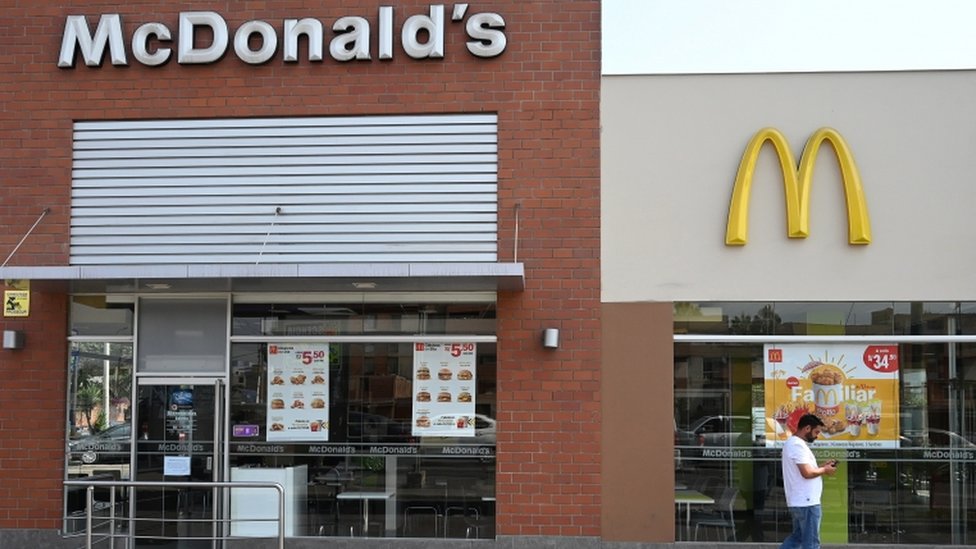 Local de McDonald's en Perú.
