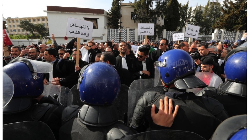 مظاهرات رافضة لترشح بوتفليقة لعهدة خامسة