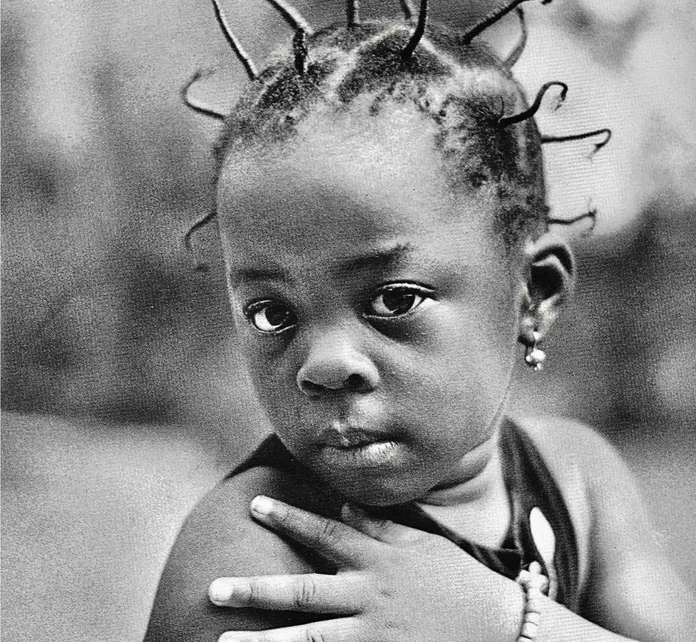 Фотография Сунми Смарт-Коула под названием «Омотола Аданна Акинтола» - 1979 год, портрет девушки