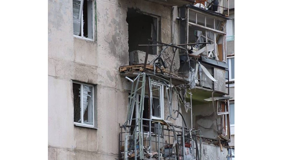 Полиция Авдеевки публиковала ранее фото поврежденных в результате обстрелов домов