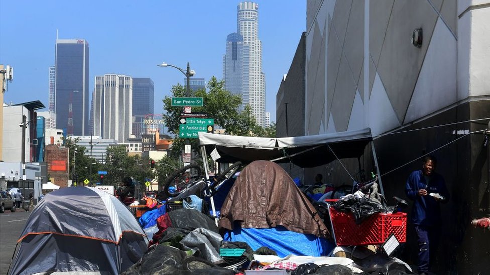 primitivne korporacije bjeze iz progresivne kalifornije u ravnozemljaski redneck teksas _108798857_lahomelessness1getty