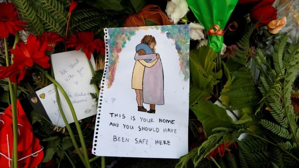 رسم كرتوني لتأبين الضحايا والتعبير عن الشعور بالأمان