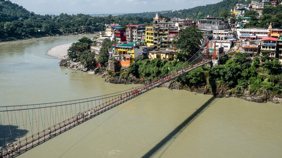 Woman arrested for naked video on India's Lakshman Jhula bridge