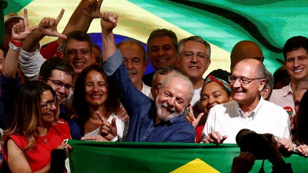 Brazil election: Winner Lula thanks the Brazilian people