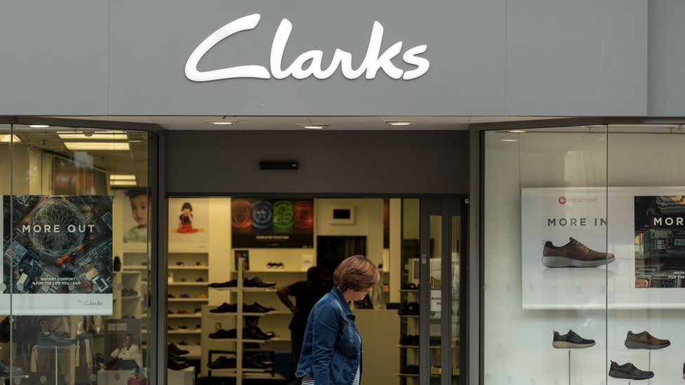 Citere opadgående Manners Clarks: Strike threat over 'far-reaching' contract changes - BBC News
