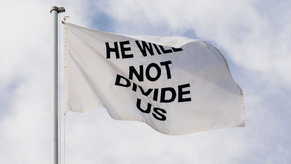 He will not divide us переводчик. Шайа ЛАБАФ флаг. Shia Flag. He will not Divide us.