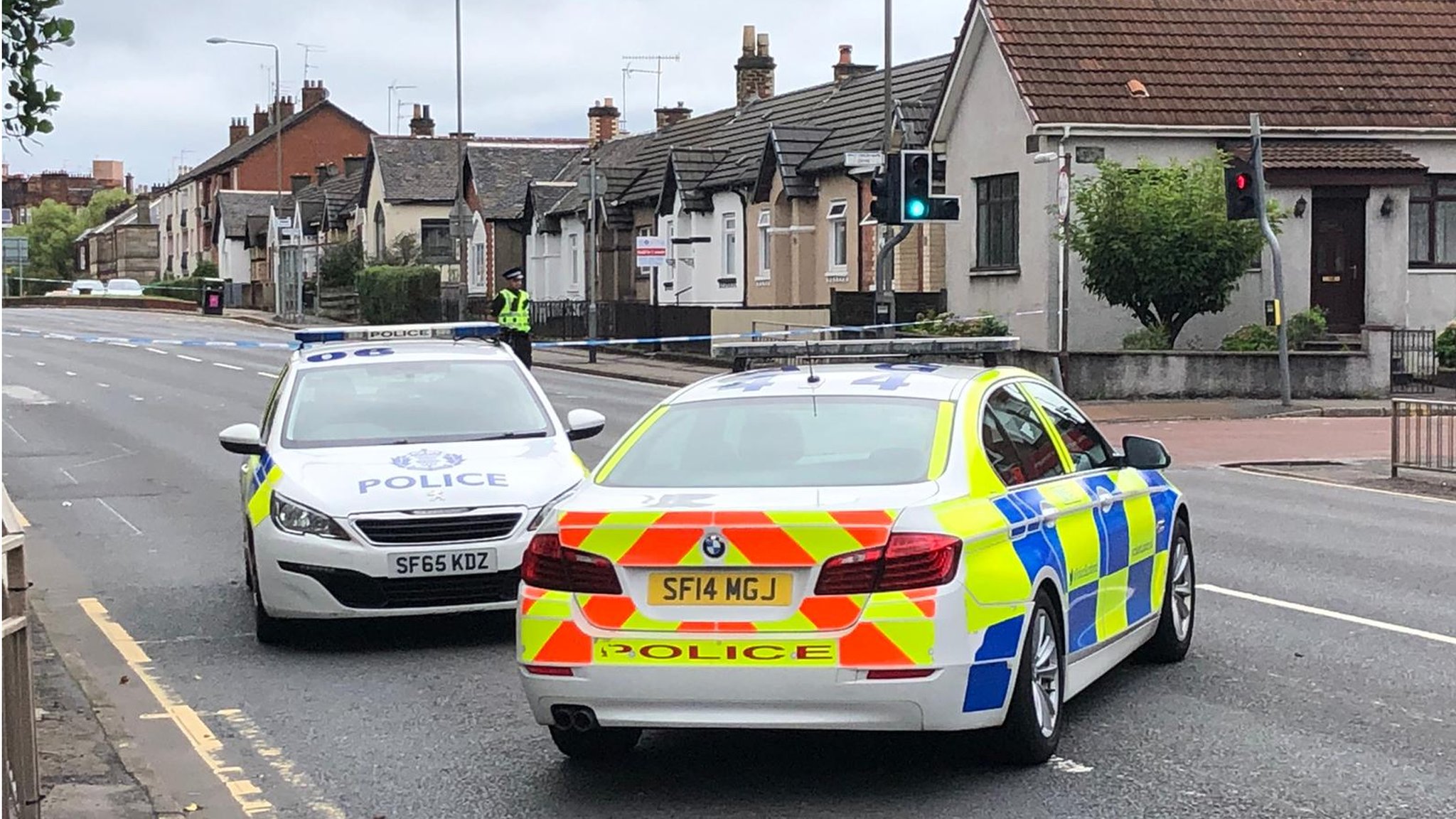 Teenage pedestrian killed in Glasgow hit-and-run - BBC News