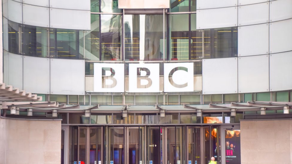China bans BBC World News from broadcasting - BBC News