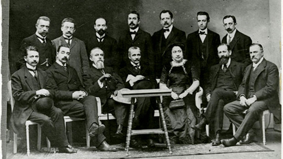 Eloísa Díaz con colegas masculinos