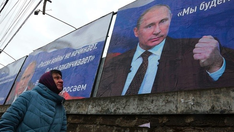 3月10日，在克里米亞辛菲羅波爾一個宣傳普京的巨幅廣告牌上寫道："俄羅斯不是發動戰爭，而是要結束戰爭"