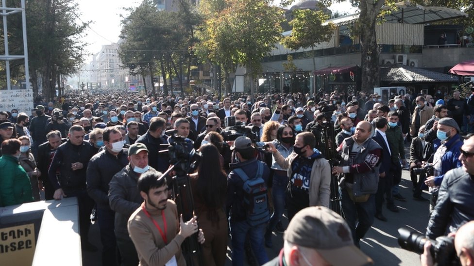 Армянский народ принял участие в митинге на площади Свободы в Ереване, Армения, 11 ноября 2020 года.