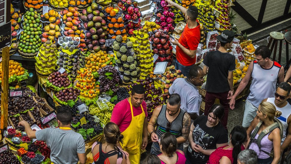 Mercado de frutas en Brasil.