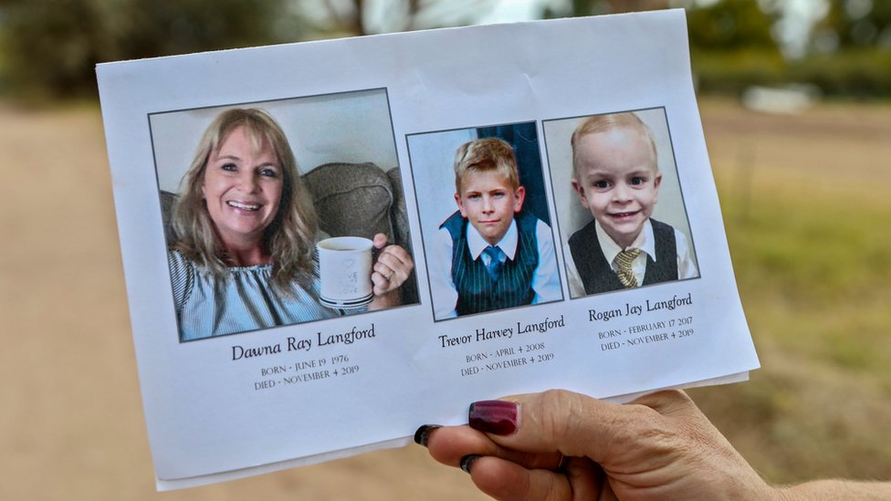 Images from the funeral service of the victims