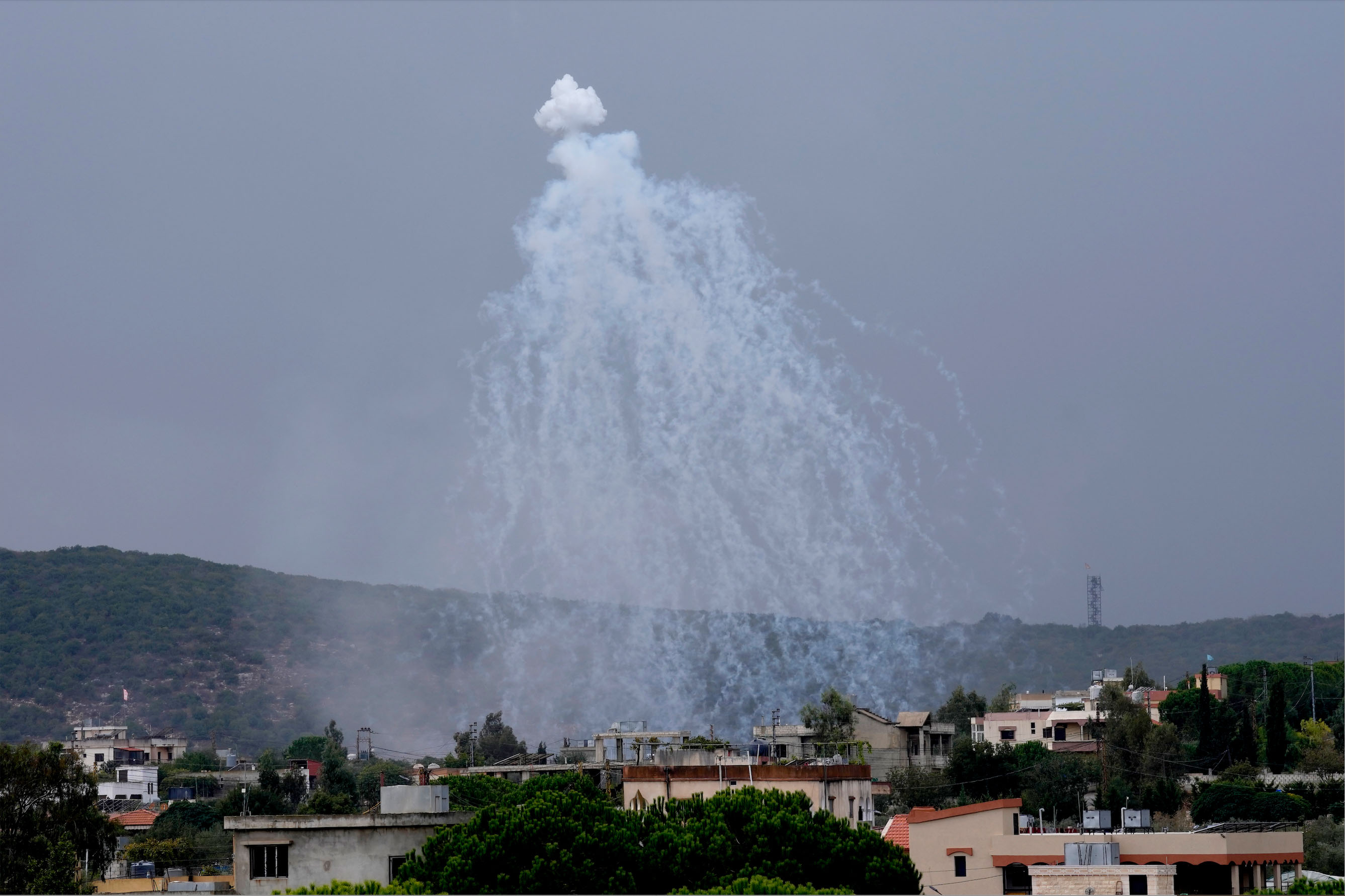The BBC verified a white phosphorus attack on the village of Aita Al Shaab - 15 October