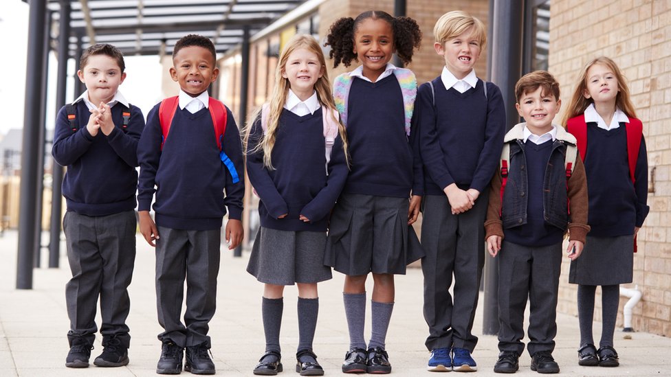 School uniforms: 'I don't want any kid to feel embarrassed' - BBC
