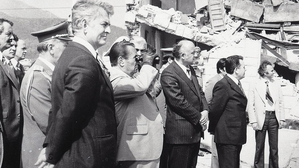 Josip Broz Tito u poseti područjima pogođenim zemljotresom