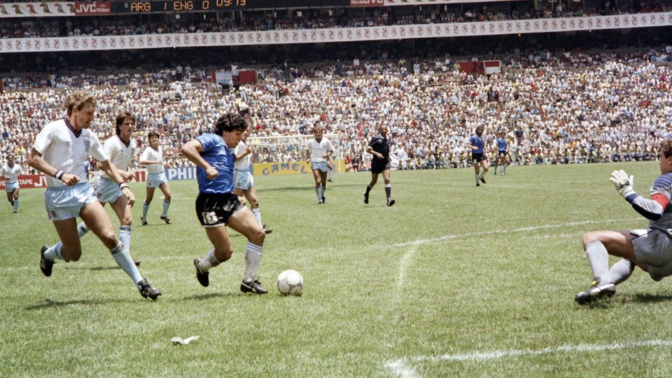 Durante el mismo encuentro, Maradona también anotó el que muchos consideran el mejor gol en la historia de los mundiales. Segundo gol de Maradona contra Inglaterra en México 1986