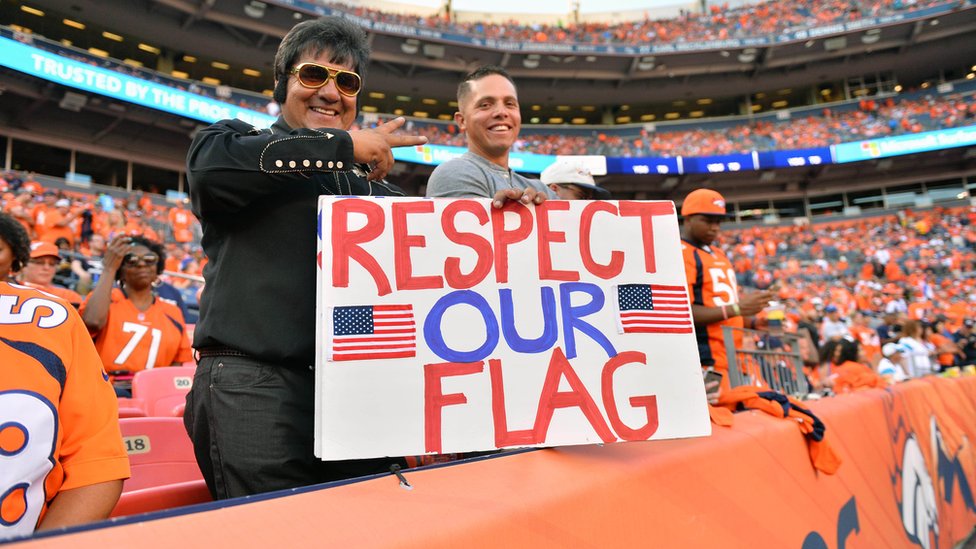 La controversia por los gestos de protesta ha hecho que se preste más atención al inicio de la temporada oficial de la NFL. Partido de fútbol americano.