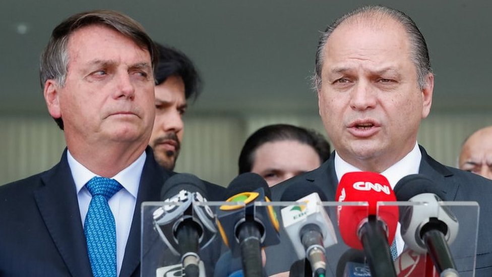 Bolsonaro ao lado de Ricardo Barros em entrevista em Brasília em setembro de 2020