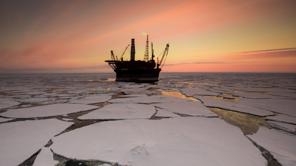 俄羅斯冰天雪地裏的油田。2016年資料圖片