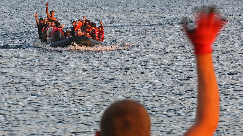 Ege Denizi'ni botlarla aşarak Yunanistan'a ulaşmaya çalışan sığınmacılar arasında Türkler de bulunuyor