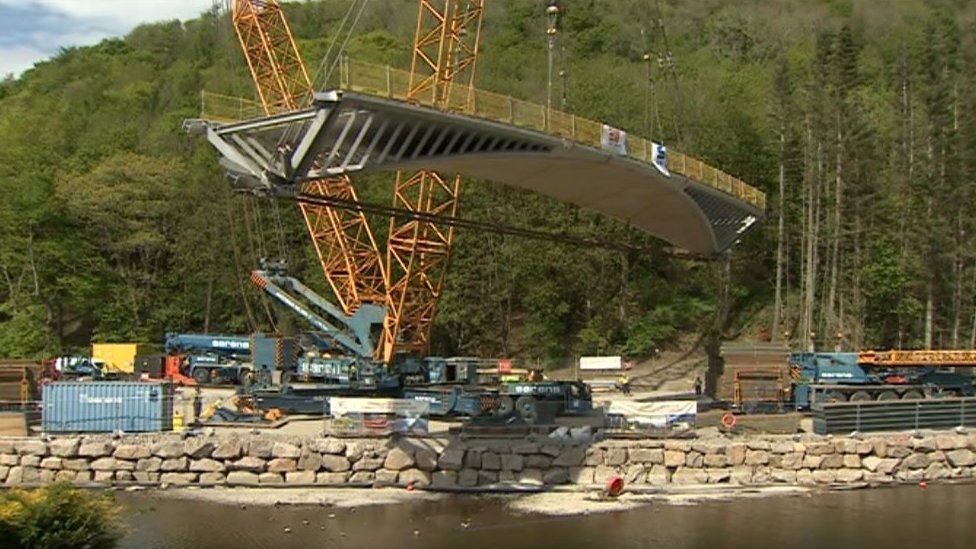 New Pooley Bridge Lifted Into Place After Storm Desmond Destruction c News