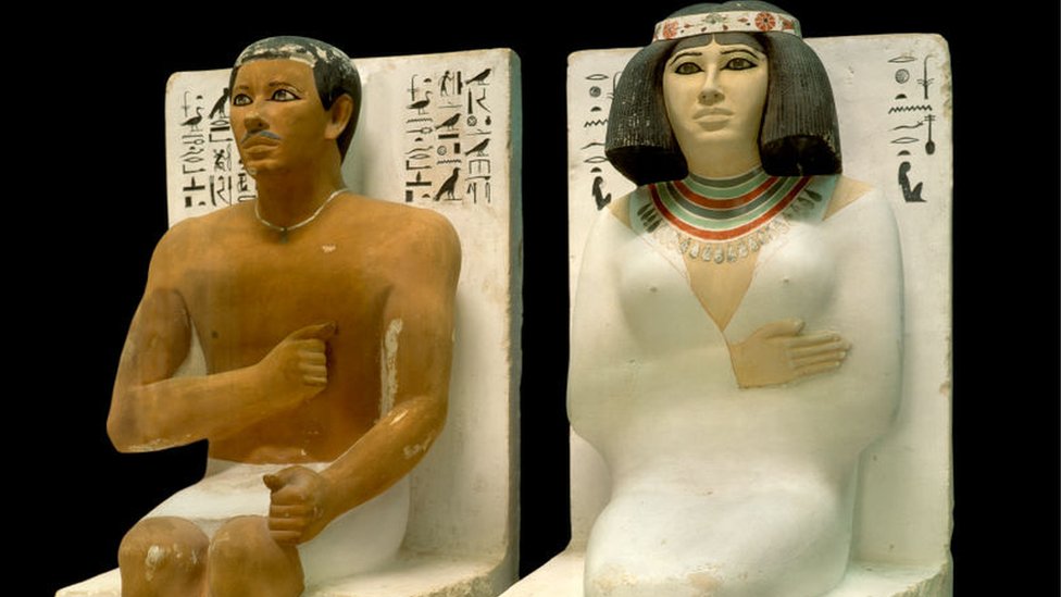 اسرار سحر وجاذبية المرأة المصرية القديمة؟ _103801967_mediaitem103801966